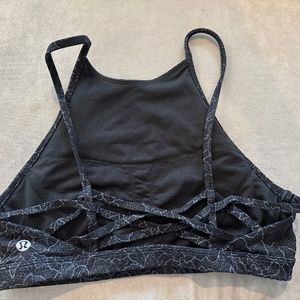 Lululemon sports bra